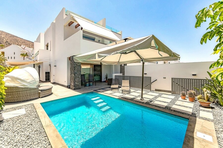 Luxury Villa Tropical Private Heated Pool, hotel en Los Cristianos con piscina privada