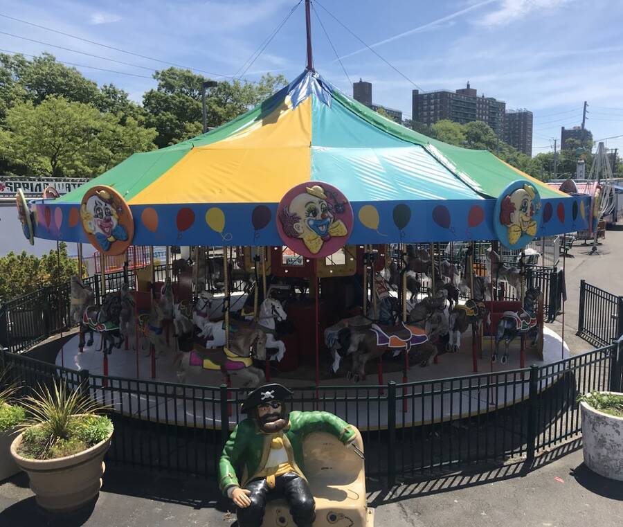 The 13 Best Amusement Parks Near NYC - PureWow