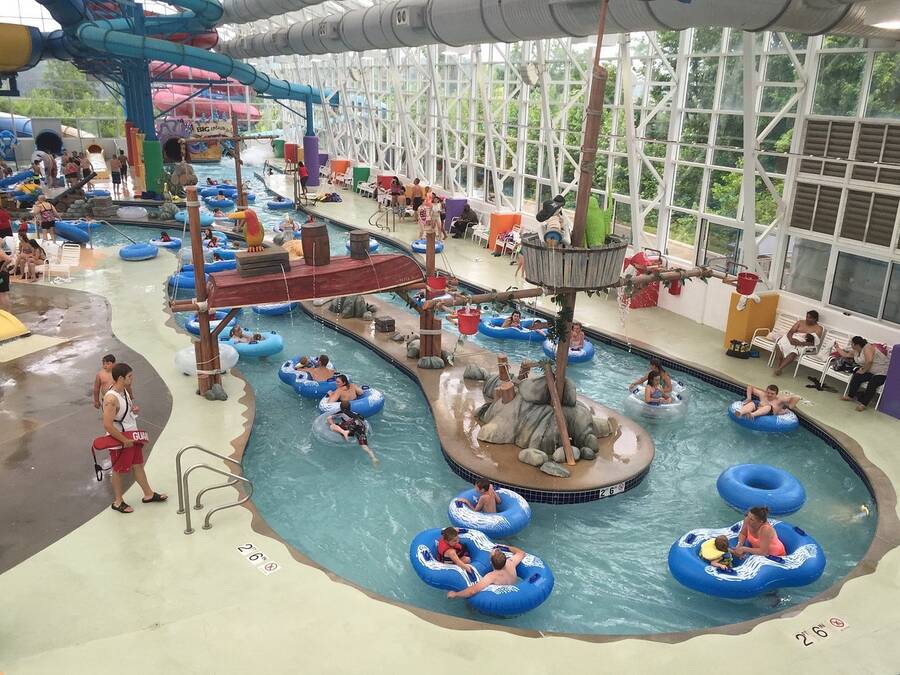 Big Splash Indoor Waterpark, indoor water park at a New York resort