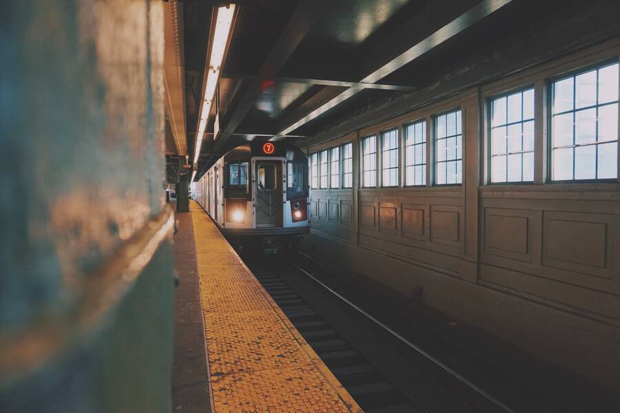 New York subway, how far is hoboken from manhattan