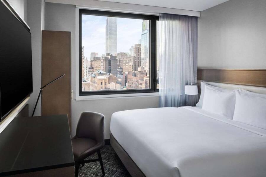 DoubleTree by Hilton Times Square South, cheapest hotel in times square