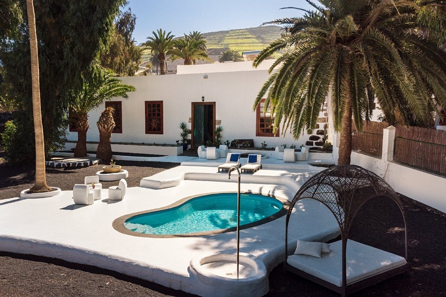 Delmás Hotel Emblemático, un alojamiento rural en Lanzarote con piscina