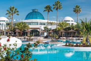Elba Lanzarote Royal Village Resort, un hotel todo incluido para parejas que puedes escoger en Playa Blanca