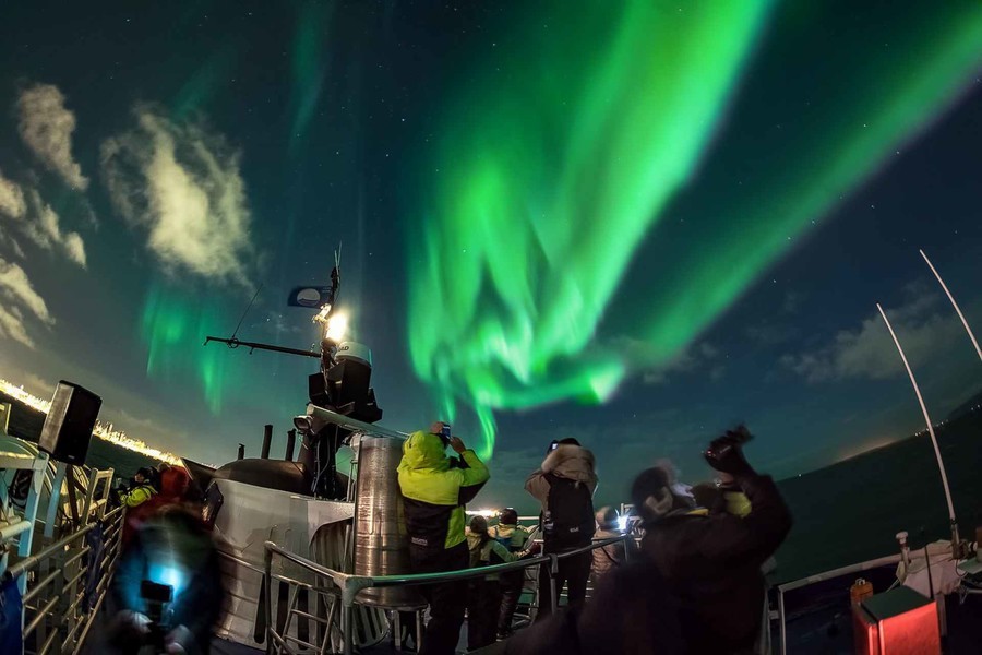 Tours auroras boreales Islandia en barco