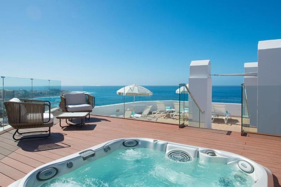 Iberostar Bouganville Playa, hotel con jacuzzi Tenerife y con piscina