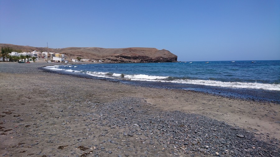 Playa La Lajita, una playa con arena negra en Costa Calma fuerteventura