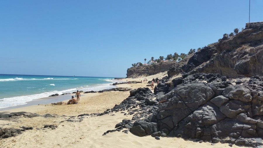 Playa de Piedras Caídas, una playa encantadora en Morro Jable 