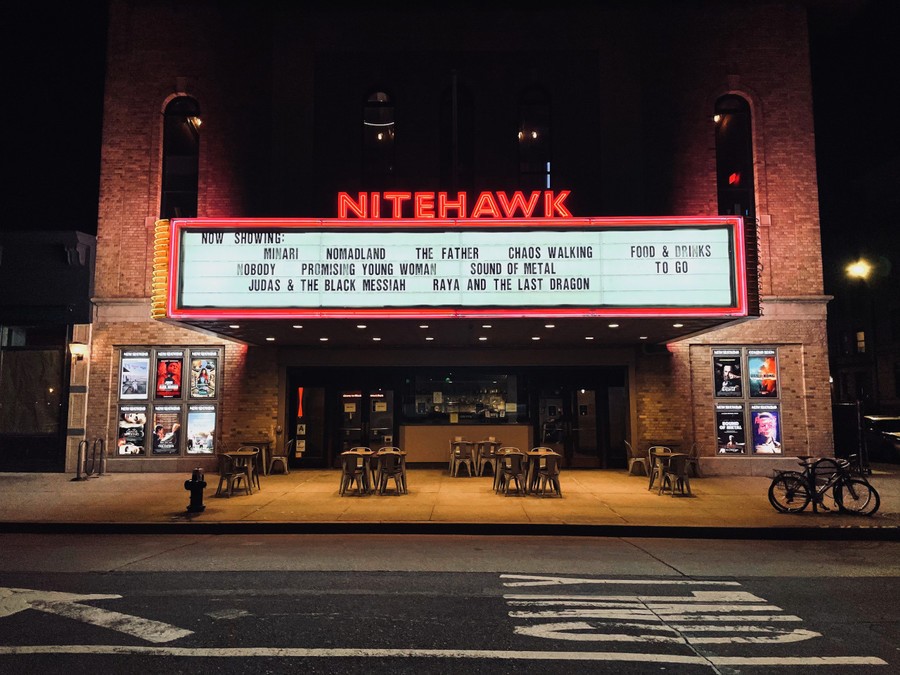 Nitehawk Cinema, visitar Williamsburg de noche nyc