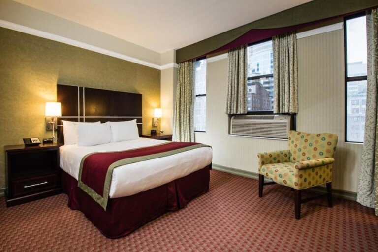 10 Best Cheap Hotels in Times Square, NYC, in 2025