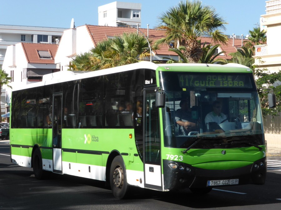 Canarian bus in Tenerife, what to do in los cristianos