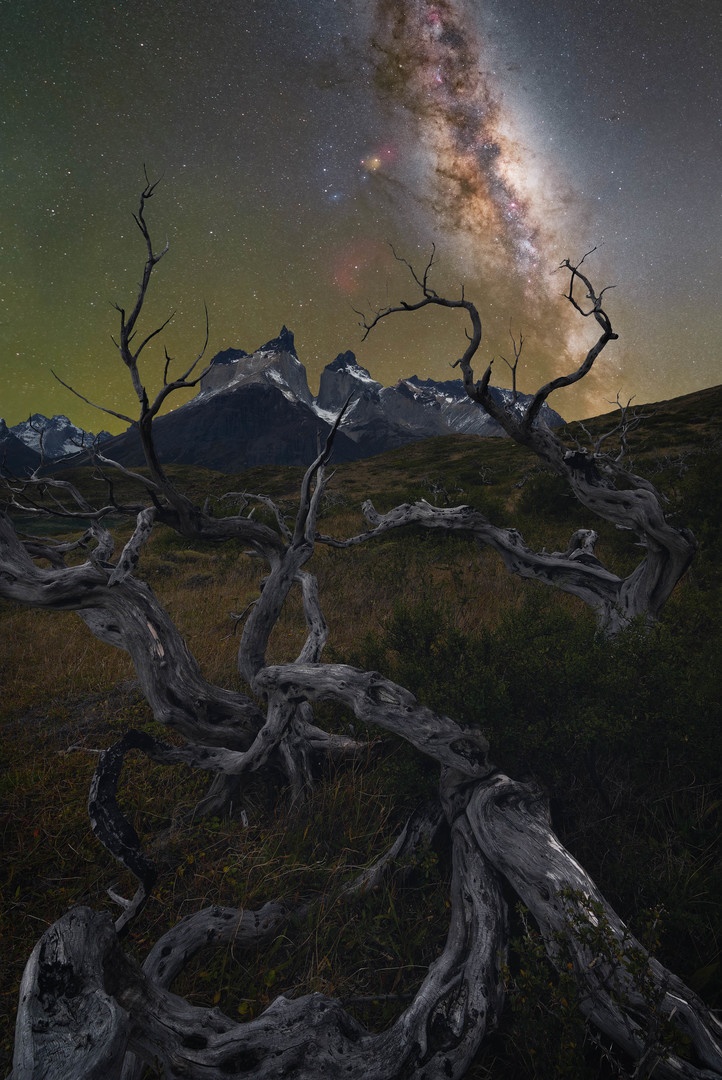 Milky Way over Los Cuernos in Torres del Paine National Park