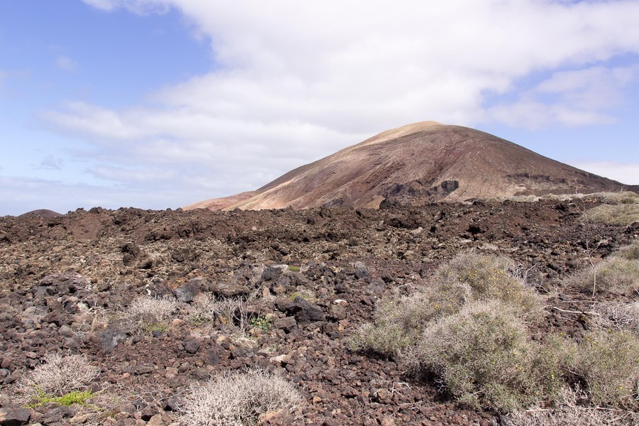 Montaña Teneza, otro de los volcanes de Lanzarote más populares