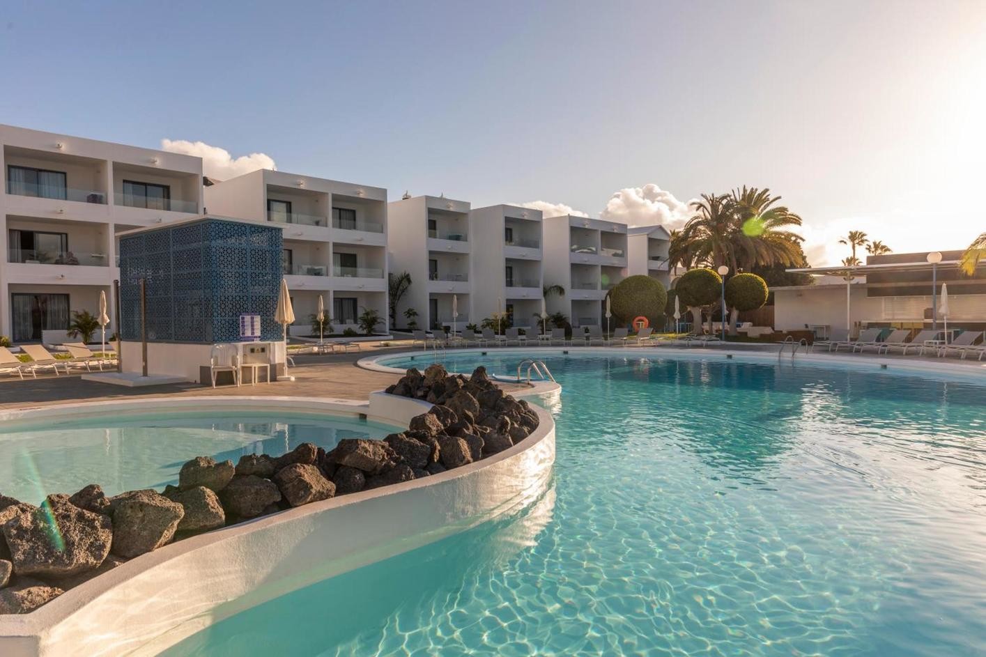 Oasis Lanz Beach Mate, un hotel con buena ubicación en Costa Teguise