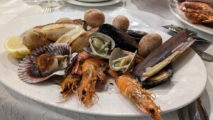 El Cangrejo Rojo es uno de los restaurantes donde comer platos deliciosos en Puerto del Carmen