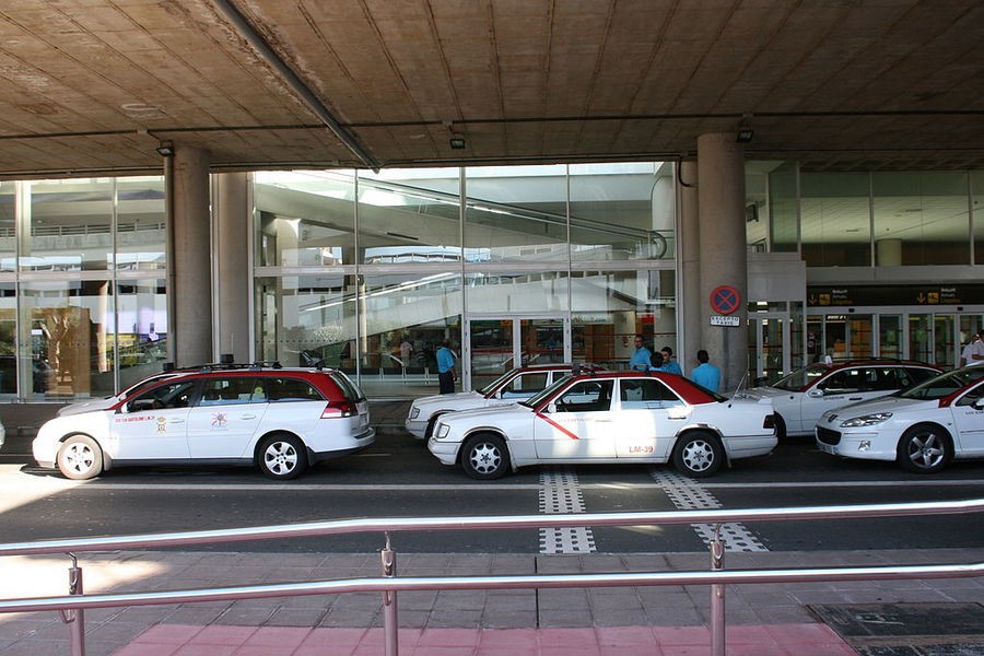 Taxis Lanzarote, otra forma de moverse por Lanzarote, Islas Canarias