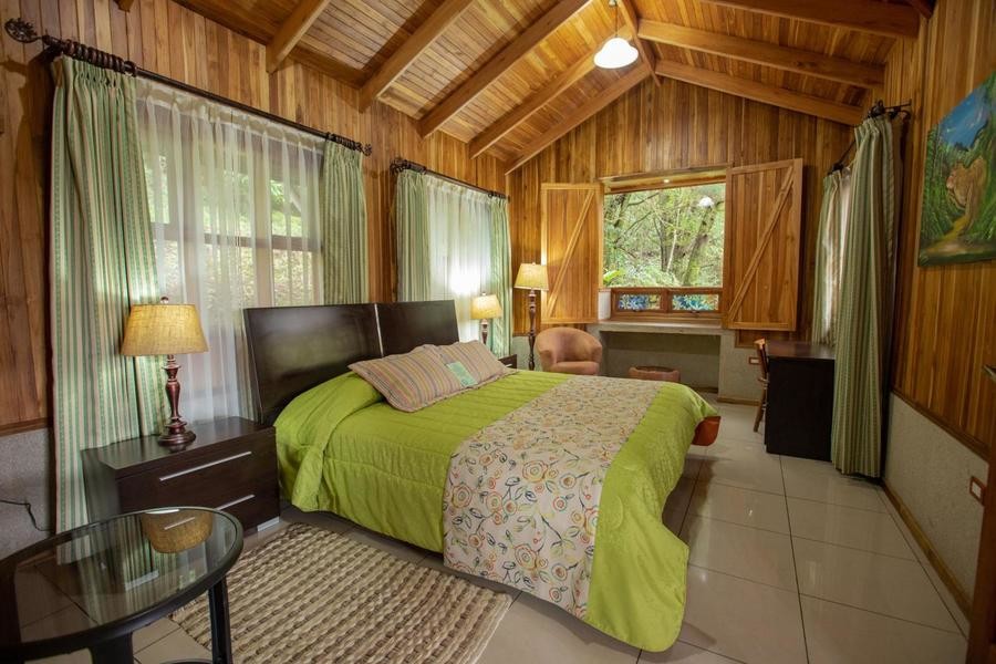 Los Pinos Cabins & Reserve, ecological apartments in Costa Rica