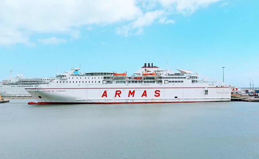 Naviera Armas, ferries to lanzarote from fuerteventura