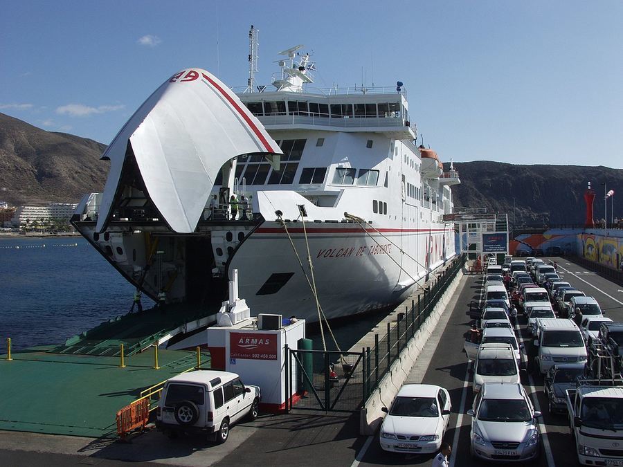 Cars boarding the ferry, ferries to la gomera from tenerife