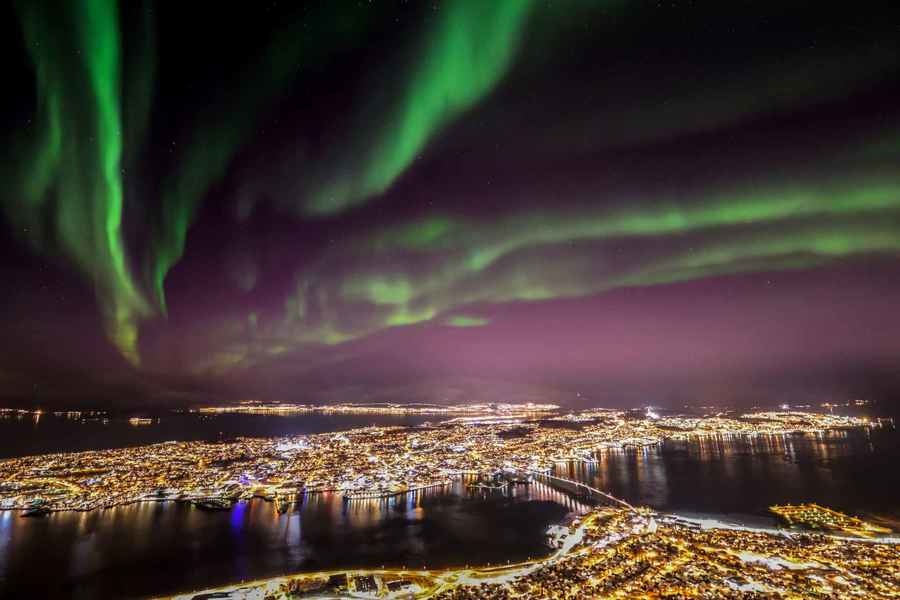 Excursión de auroras boreales en Tromso Noruega para amigos o familias