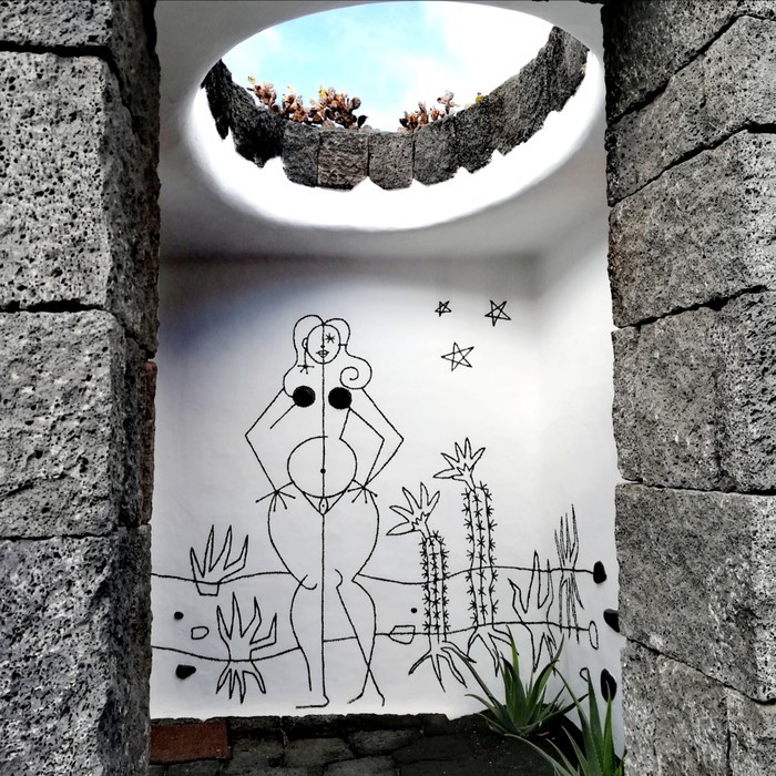 Los murales de César Manrique en el Jardín de Cactus en Lanzarote