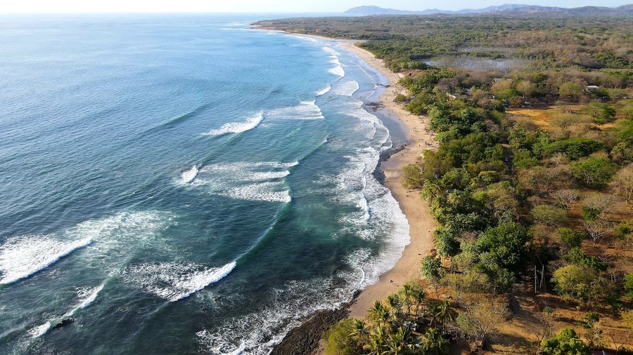 Best time of year to travel to Costa Rica and enjoy the beach