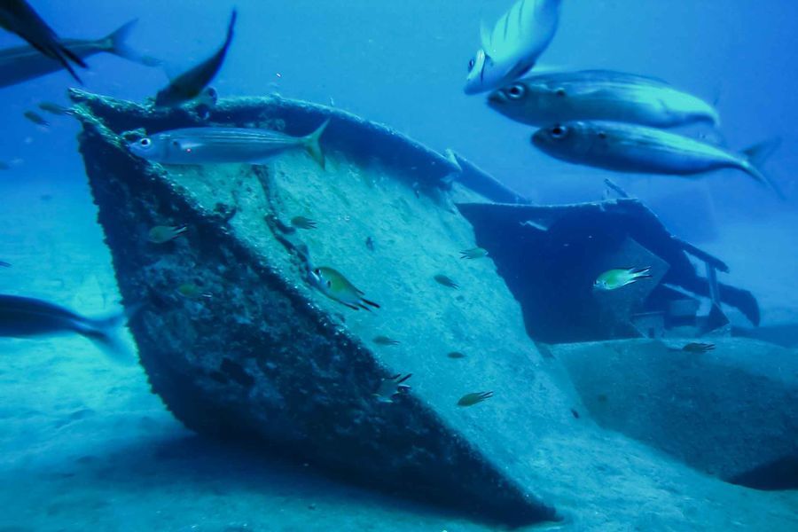 Underwater shipwreck, submarine safari lanzarote