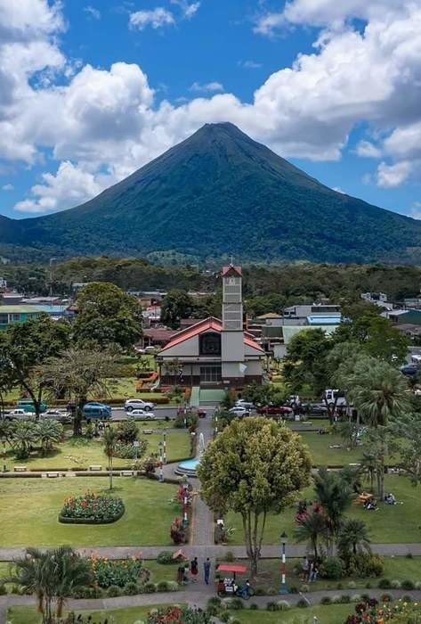 Recorre las calles del pueblo de La Fortuna, Costa Rica