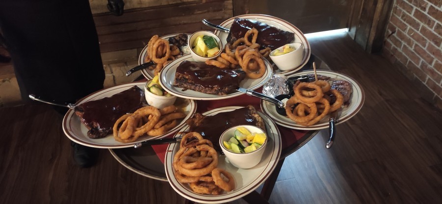 Big E Steakhouse & Saloon, restaurante a base de carne en el Gran Cañón