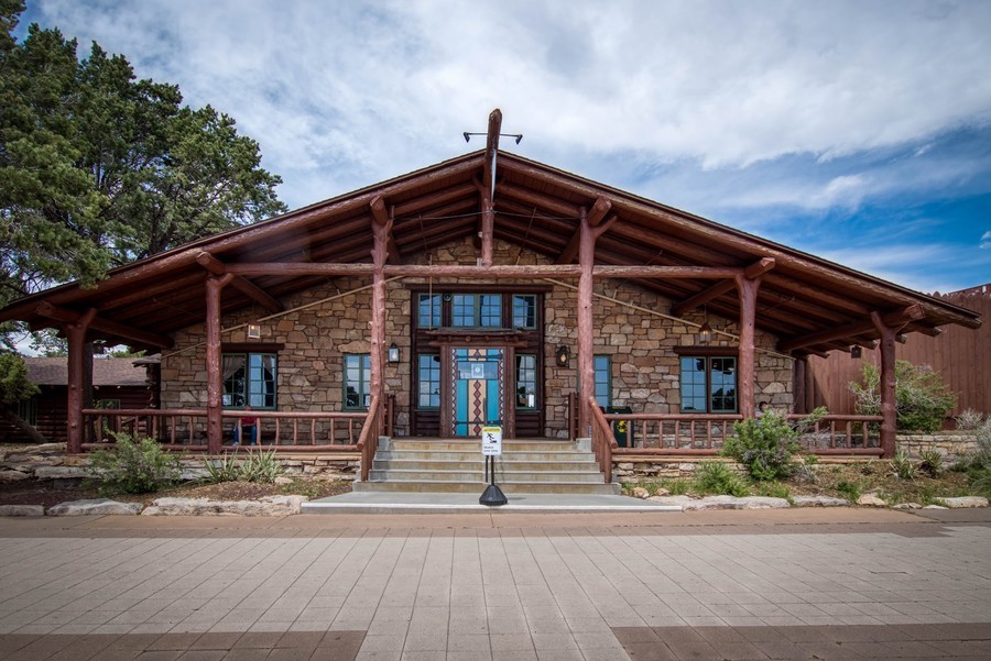 Bright Angel Lodge, best hotels in the Grand Canyon South Rim 