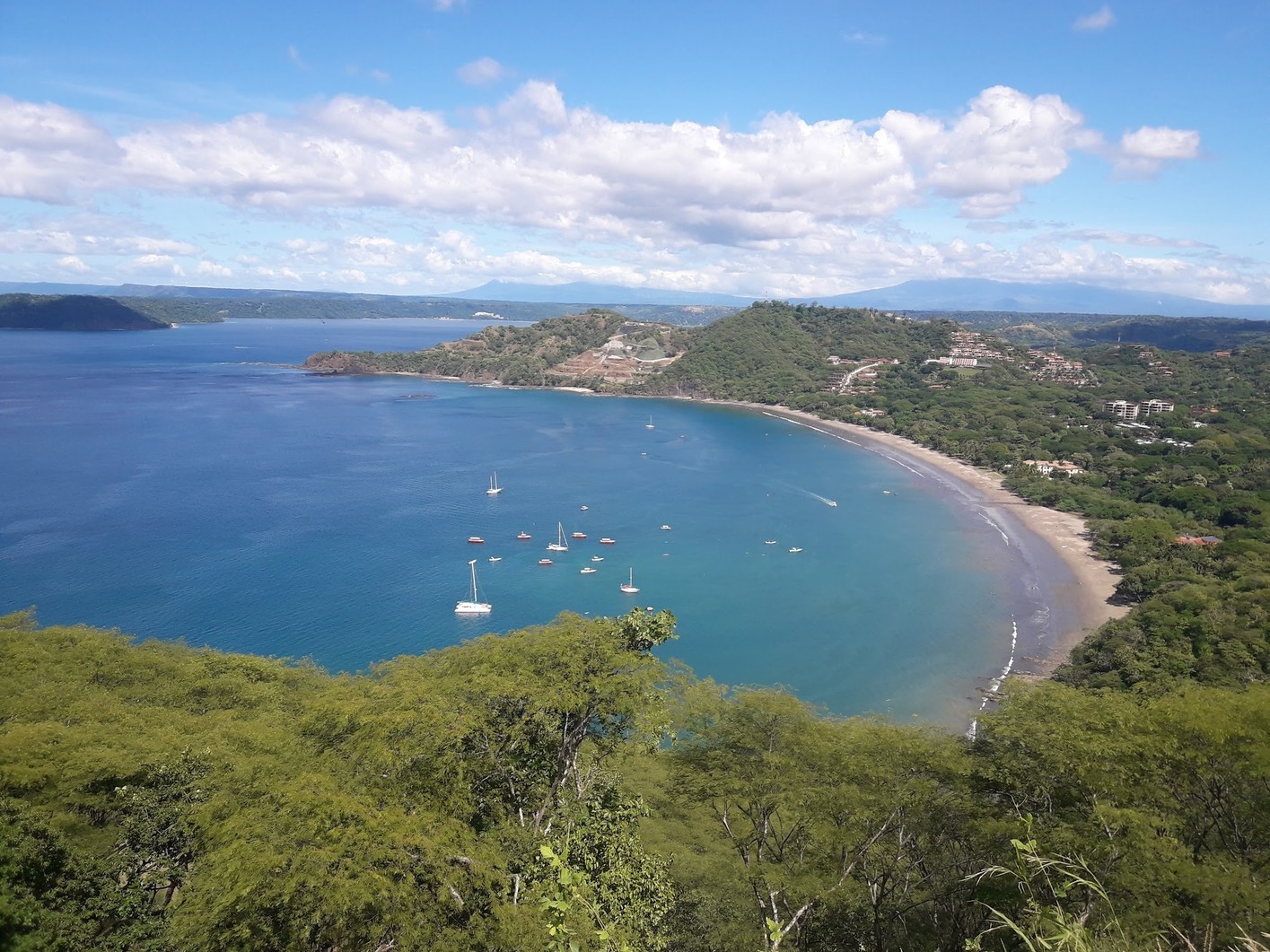 Playa Hermosa, otra de las playas más famosas de Guanacaste