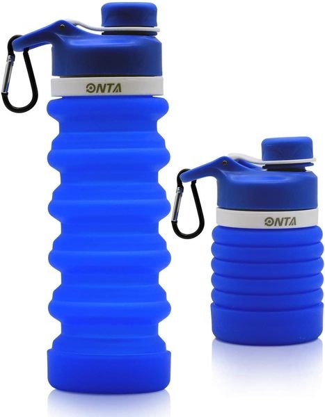 Botella de agua plegable, otro de los regalos ideales para viajeros mochileros