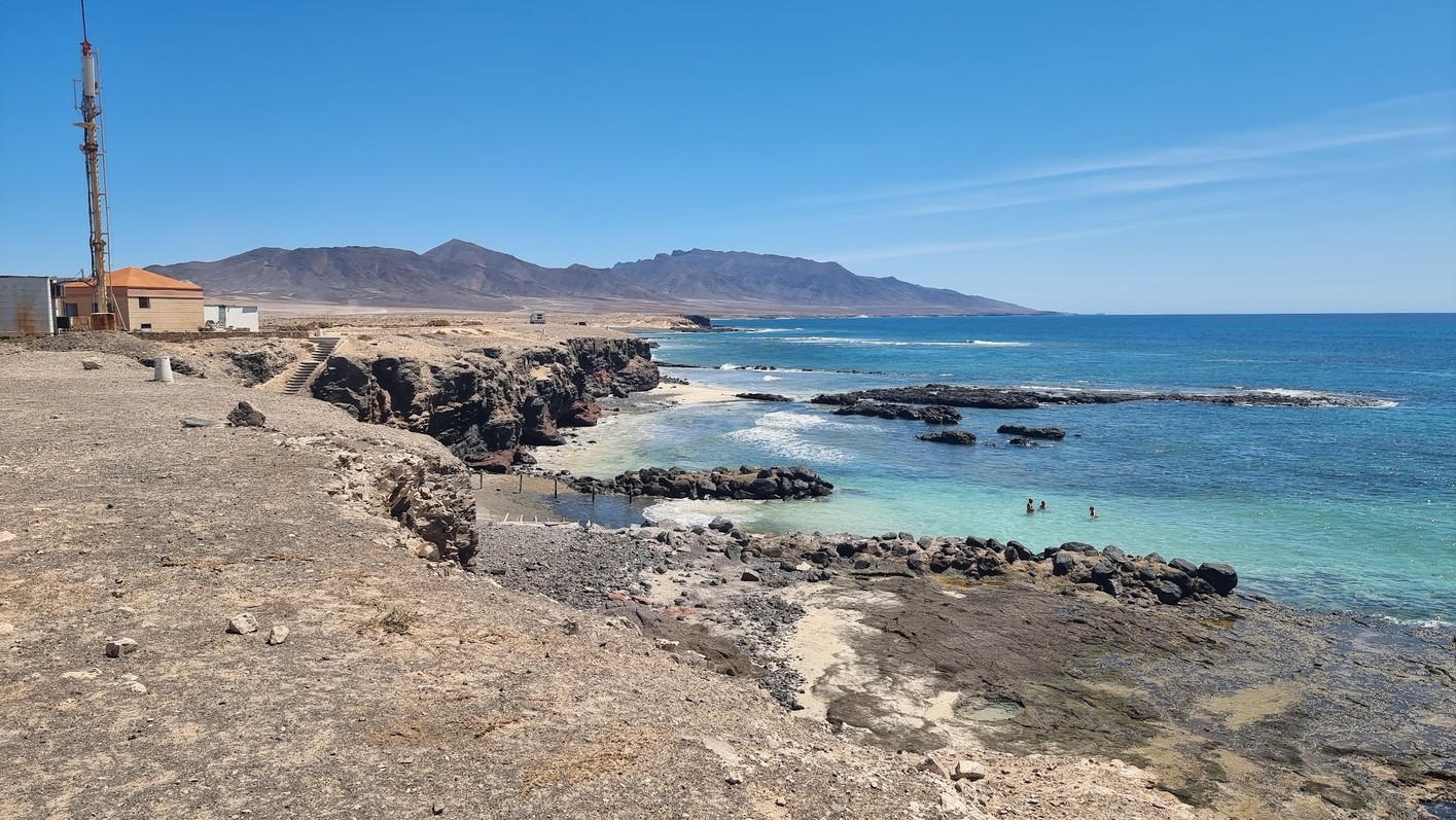 La Playa de Puerto de la Cruz, Fuerteventura, tiene unas increíbles aguas turquesas