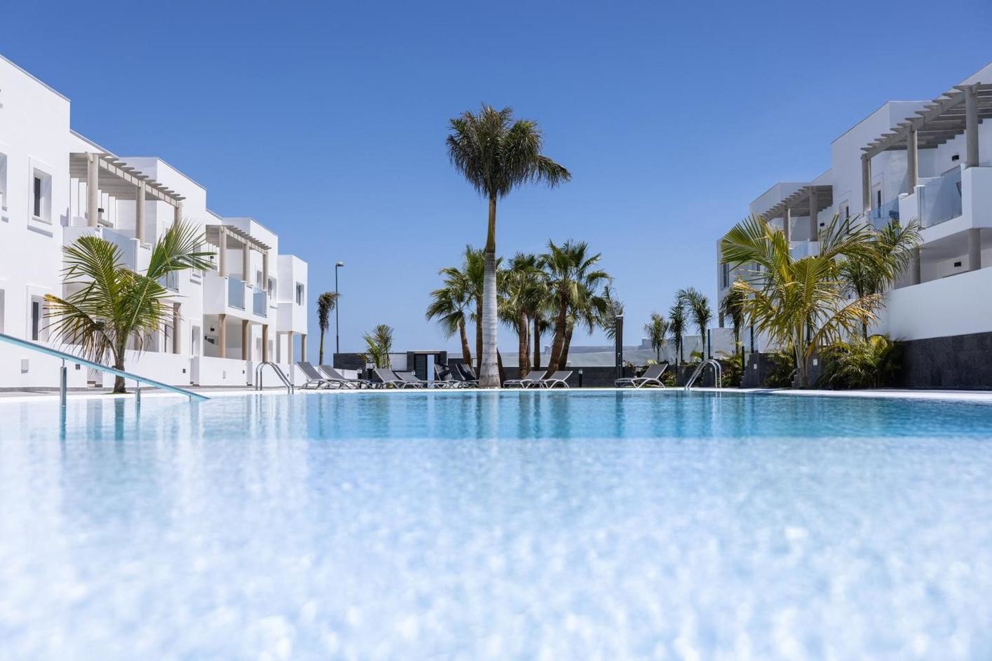 Island Home Fuerteventura, un hotel en Corralejo con una piscina espectacular