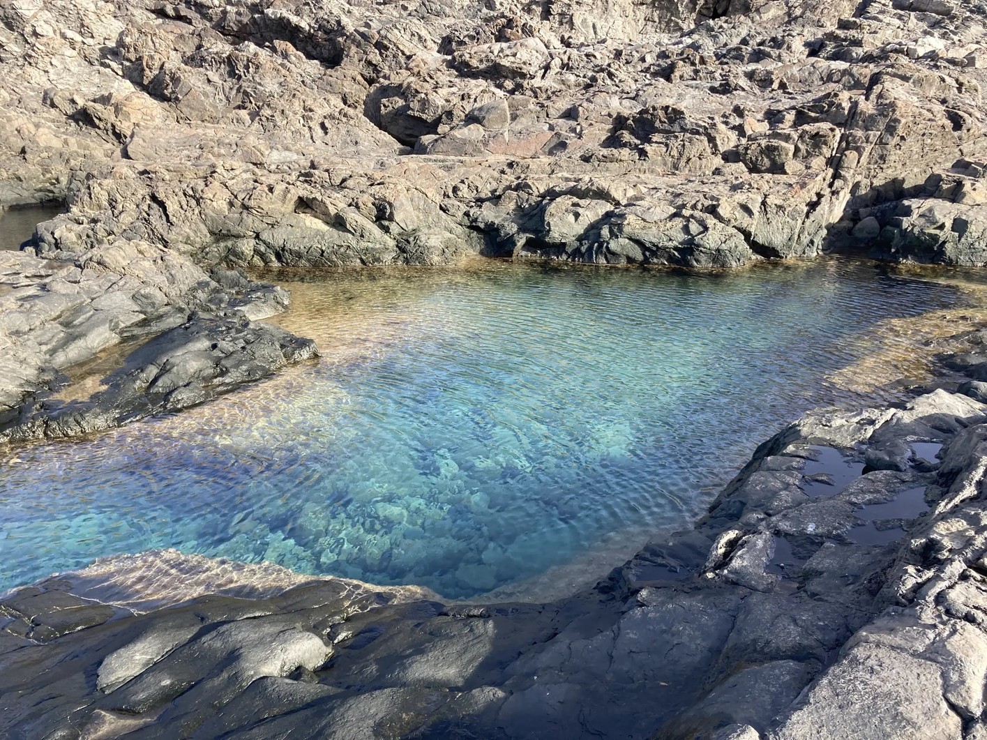 Charcones de Ajuy, unas piscinas naturales para viajeros curiosos en Fuerteventura