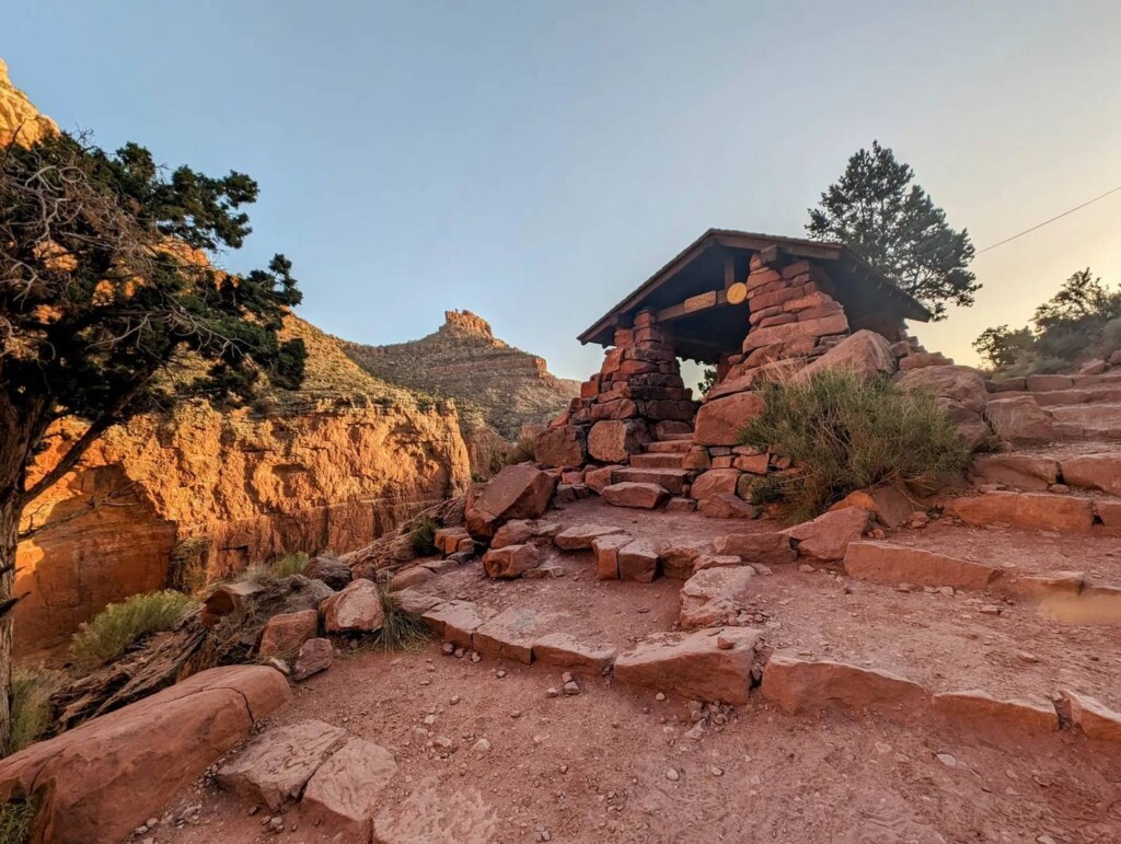 Cómo es el Bright Angel Trail hasta la 3 Mile Resthouse