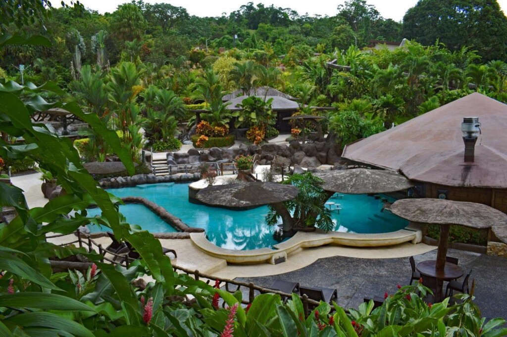 Los Lagos hot springs in la fortuna costa rica