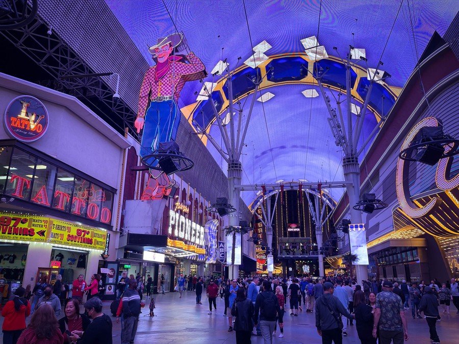 Fremont Street Experience, Las Vegas night attractions