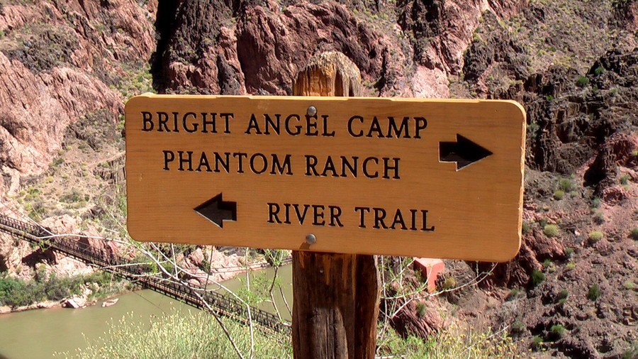 Bright Angel Trail hacia Phantom Ranch en el Gran Cañón