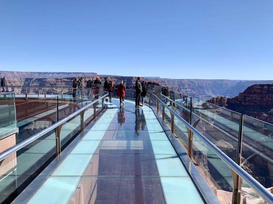 Cómo es el Skywalk del Grand Canyon USA