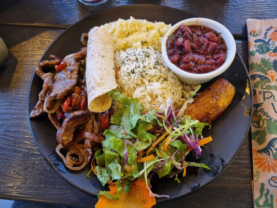 Casado, uno de los platos que más encontrarás en Costa Rica