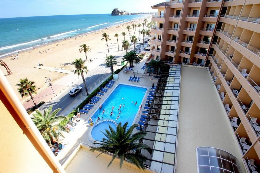 Peñiscola Palace, hoteles de lujo a pie de playa en españa