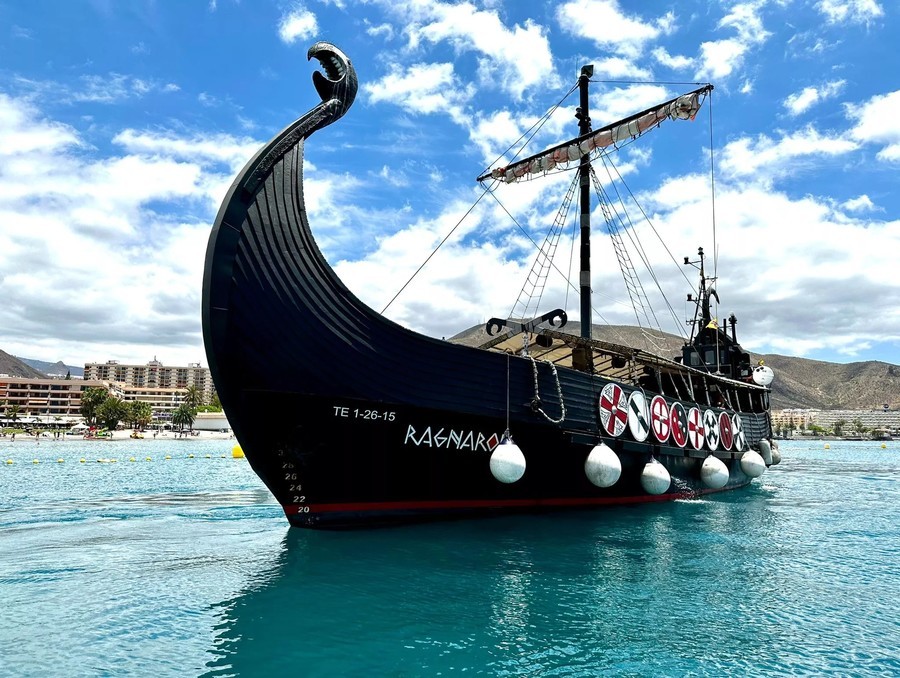 excursiones en barco vikingo en tenerife