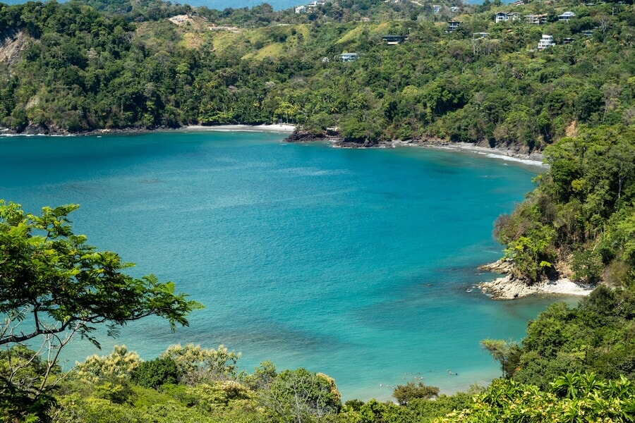 Snorkeling en Playa Biesanz, una de las actividades imprescindibles que hacer en Quepos