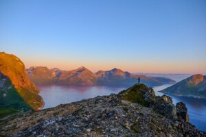 best hikes in tromso norway brometinden