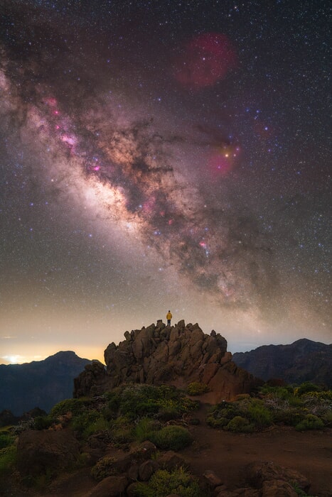 A brilliant Milky Way illuminates the mountain range Capture the Atlas Photo Workshop