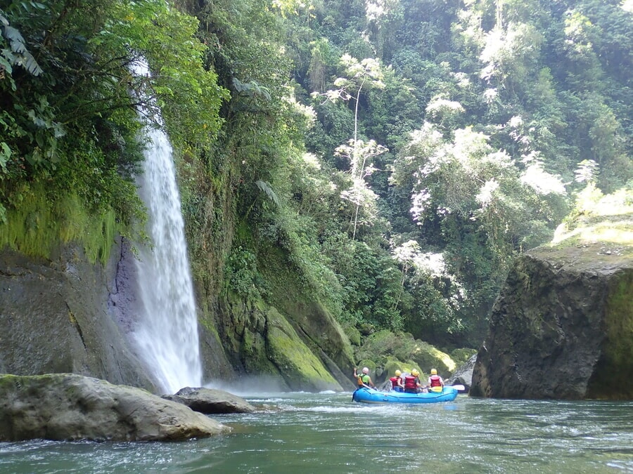 Sección Inferior (Lower) del rafting en el río Pacuare