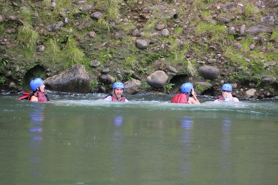 Una de las paradas del tour de rafting en el Rio Pacuare Costa Rica