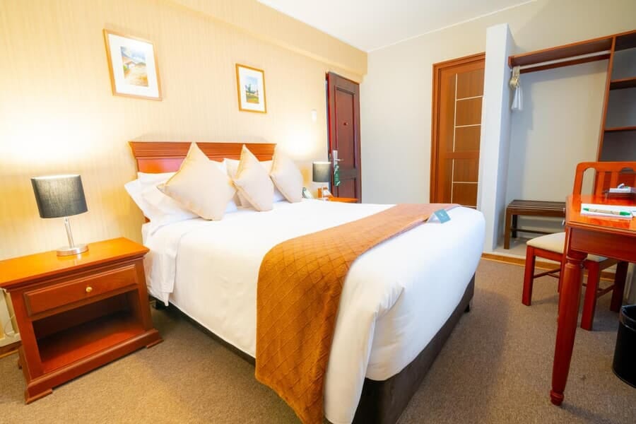 Hotel in Peruan Andes Photo Tour