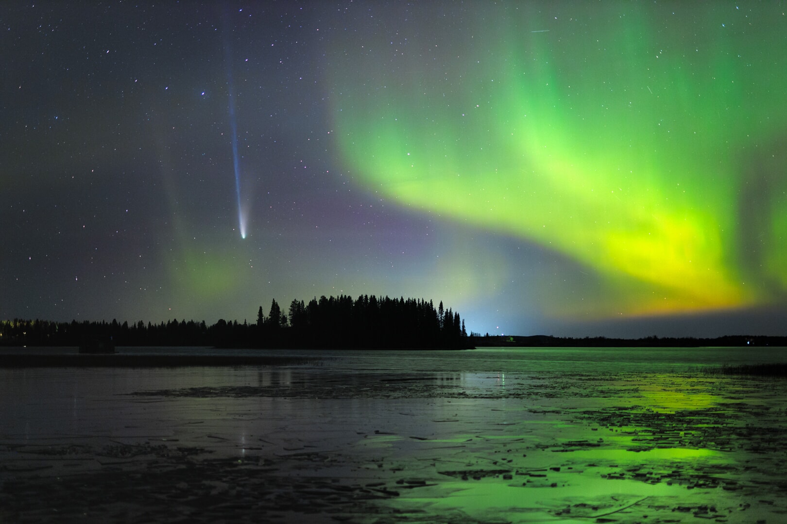 Northern Lights in Sweden Petr Horalek 2025 Northern Lights Photographer of the Year