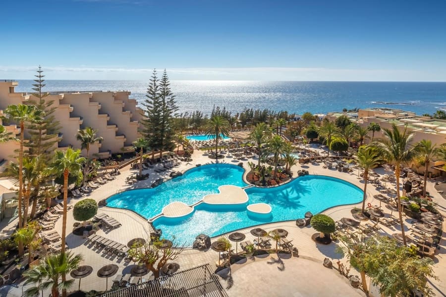 Barceló Lanzarote Active Resort, uno de los hoteles familiares en Lanzarote con vistas al mar